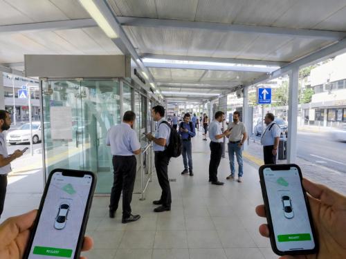 כניסה לשוק בתזמון נכון: המודל הישראלי של תחנות מוניות דיגיטליות