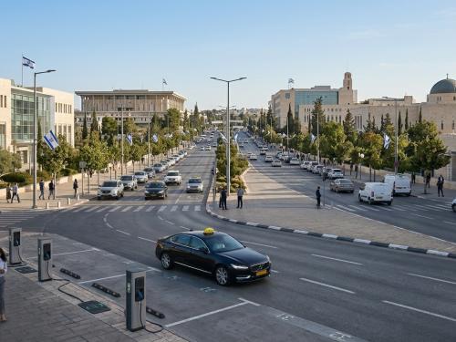 הבחירות בישראל וענף המוניות: מה עשוי להשתנות עבור הנהגים והנוסעים?